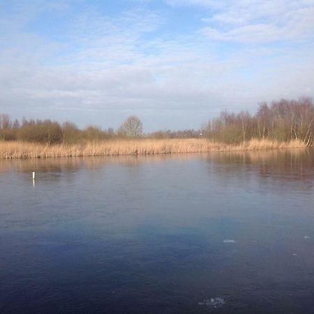 Отель Het Pulletje Westzaan Экстерьер фото