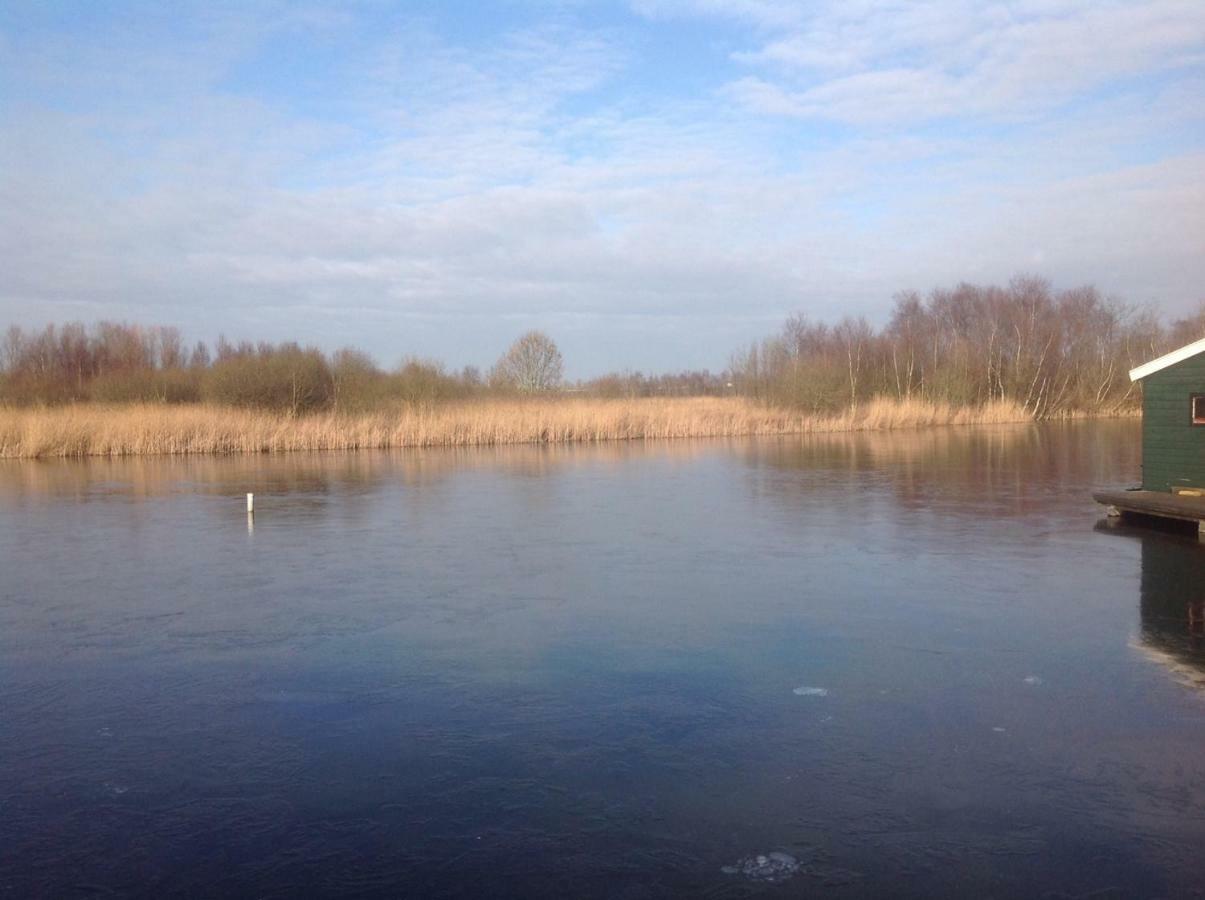Отель Het Pulletje Westzaan Экстерьер фото